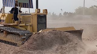 So powerful Komatsu bulldozer leveling the construction site in hot weather#bulldozer #excavator