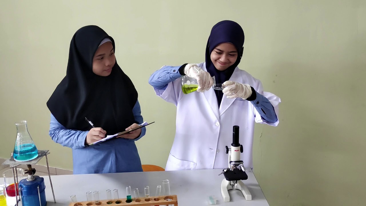 Pertandingan Model Kerjaya 2020 (Ahli Mikrobiologi)