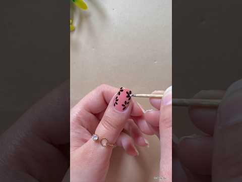 💅🖤Easy nail design idea #nailart2024 #youtubeshorts #shorts