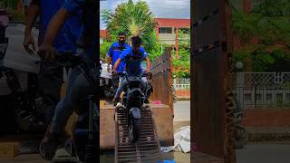 Luxurious Bike Yamaha Unloding