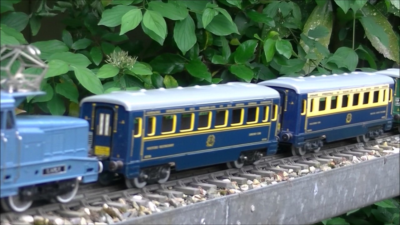Hornby Tbz 0 Gauge French Bb 13001 Locomotive Running In The Garden Hornby Tbz 0 Gauge French Bb 13001 Locomotive Running In The Garden