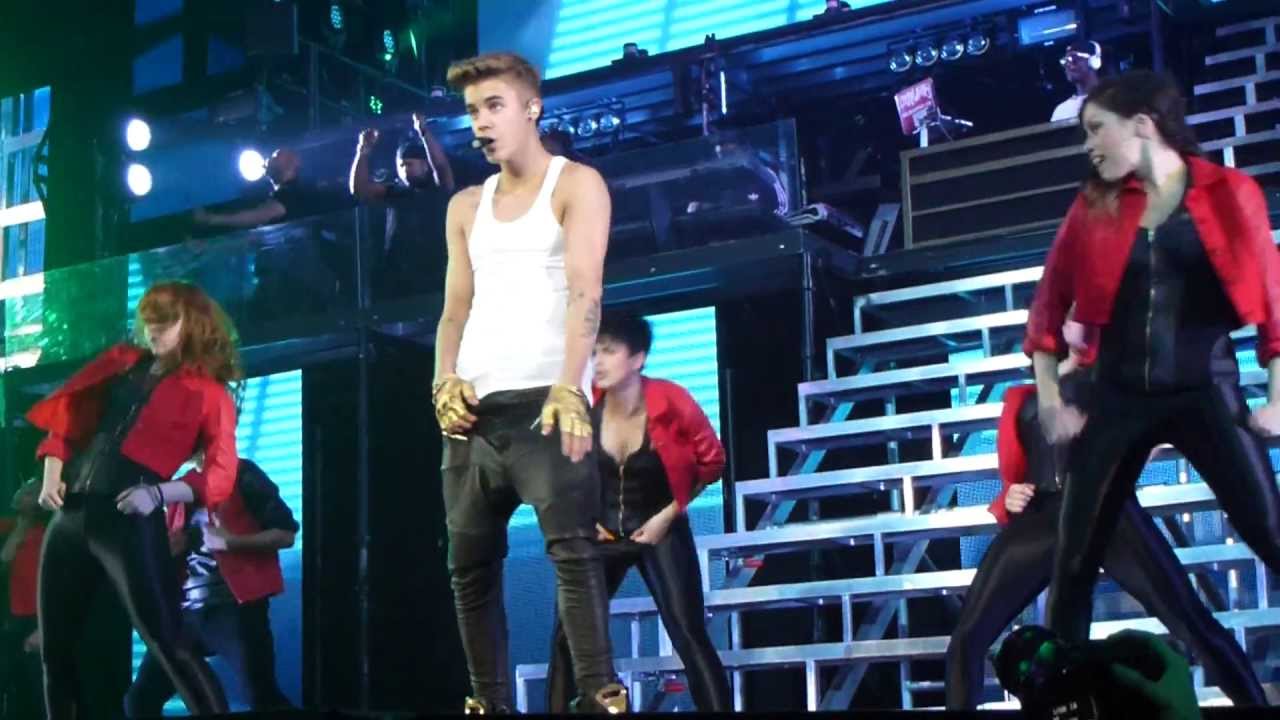 justin-bieber-beauty-and-a-beat-live-front-row-hd-13-04-13-arnhem