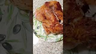 Курица на соли. После запекания легко отделяется от костей #курицанасоли #сочнаякурица #ужин