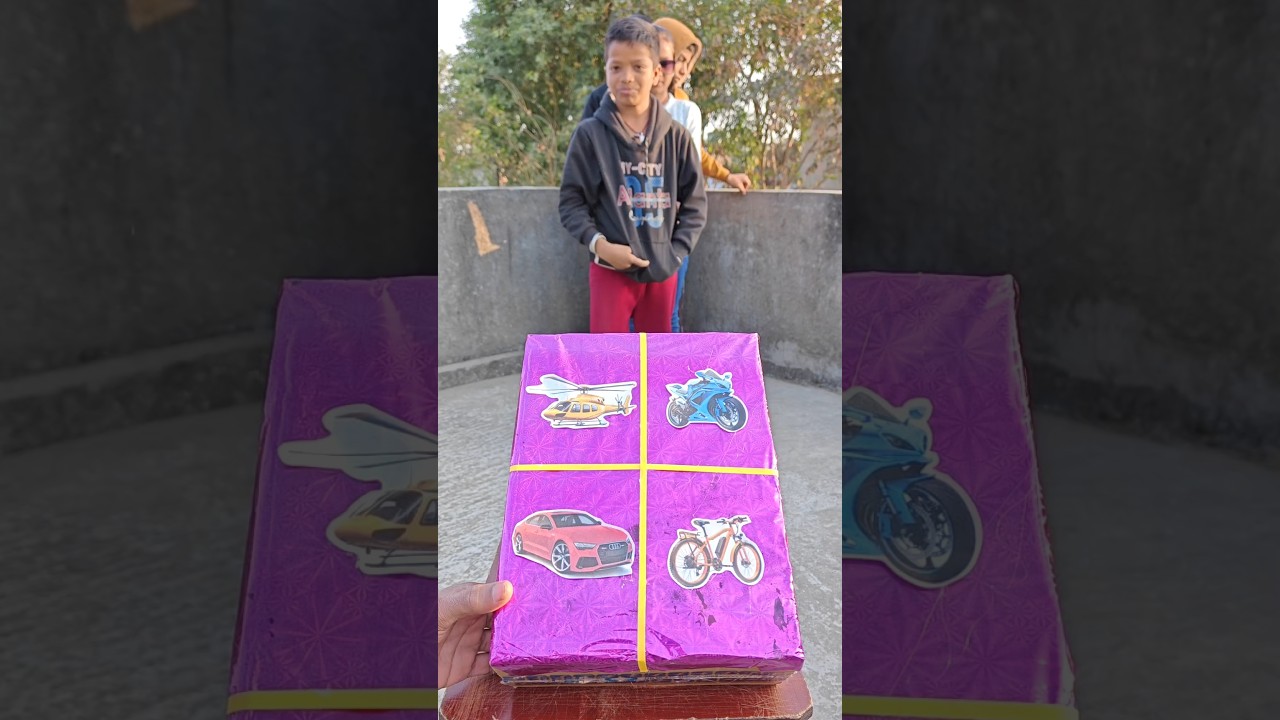 Gift Box Mein Apna Favorite Sapna Chuno 😱 #shorts