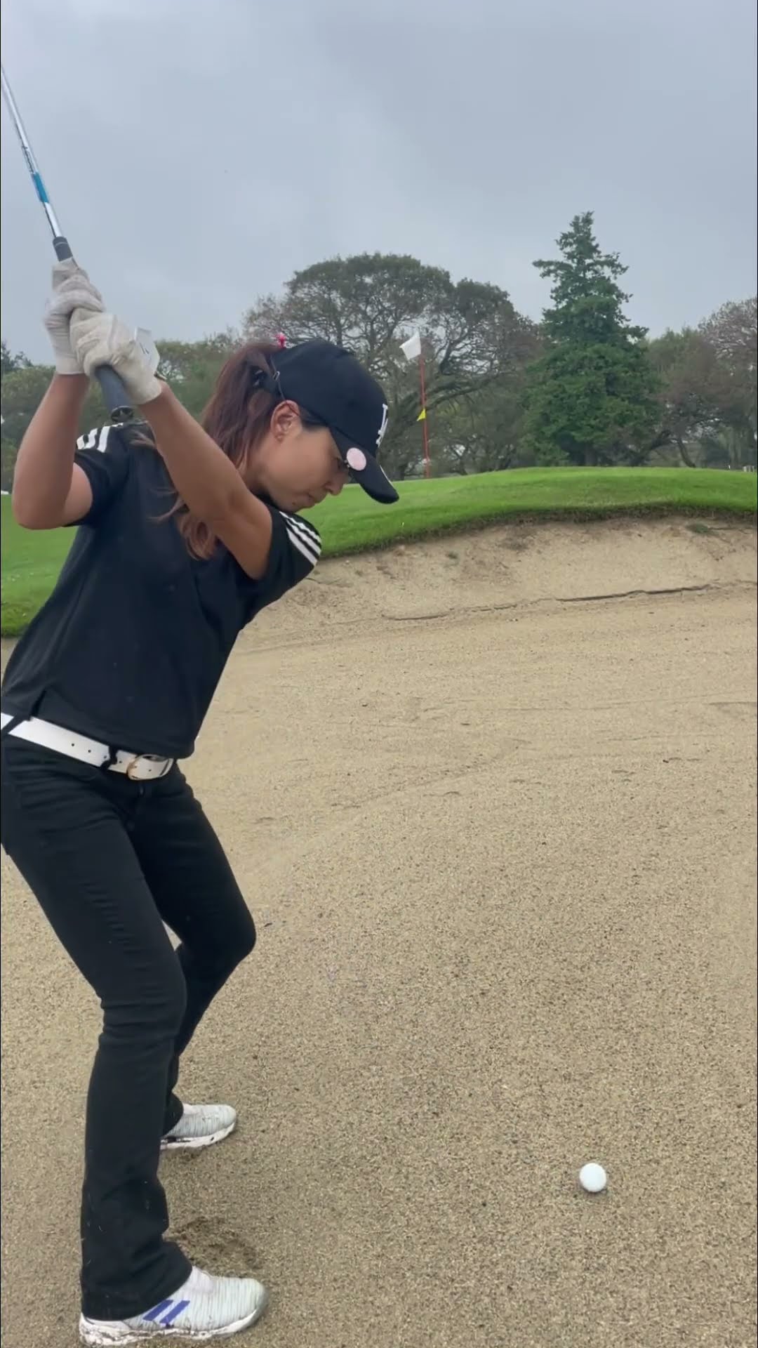 バンカーショット砂が濡れてる時は飛ぶ要素が入ります #golf #golfswing