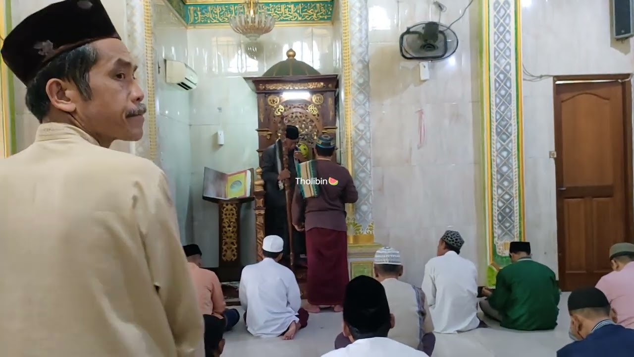 Bilal Jumat masjid I'anatut Tholibin Surabaya 17 November 2023 mas Dhana