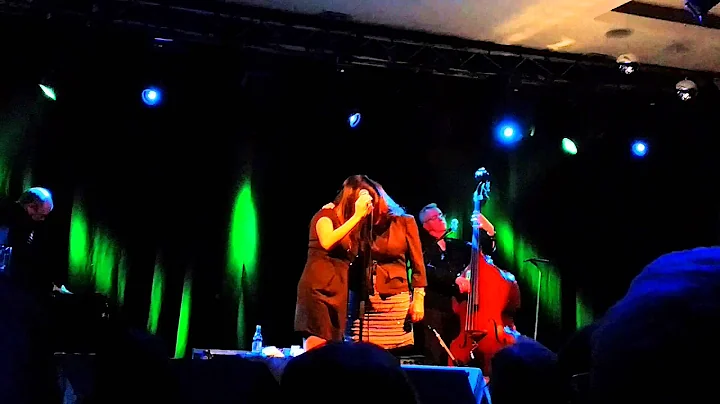 Mary Black & Sandra Hewitt duet "No Frontiers"