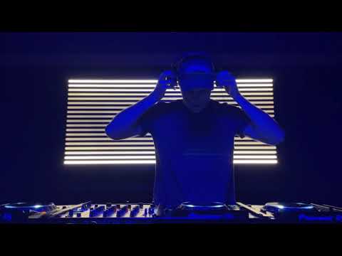 YouTube에서 microhouse / minimal / groovy techno - DJ mix 보기