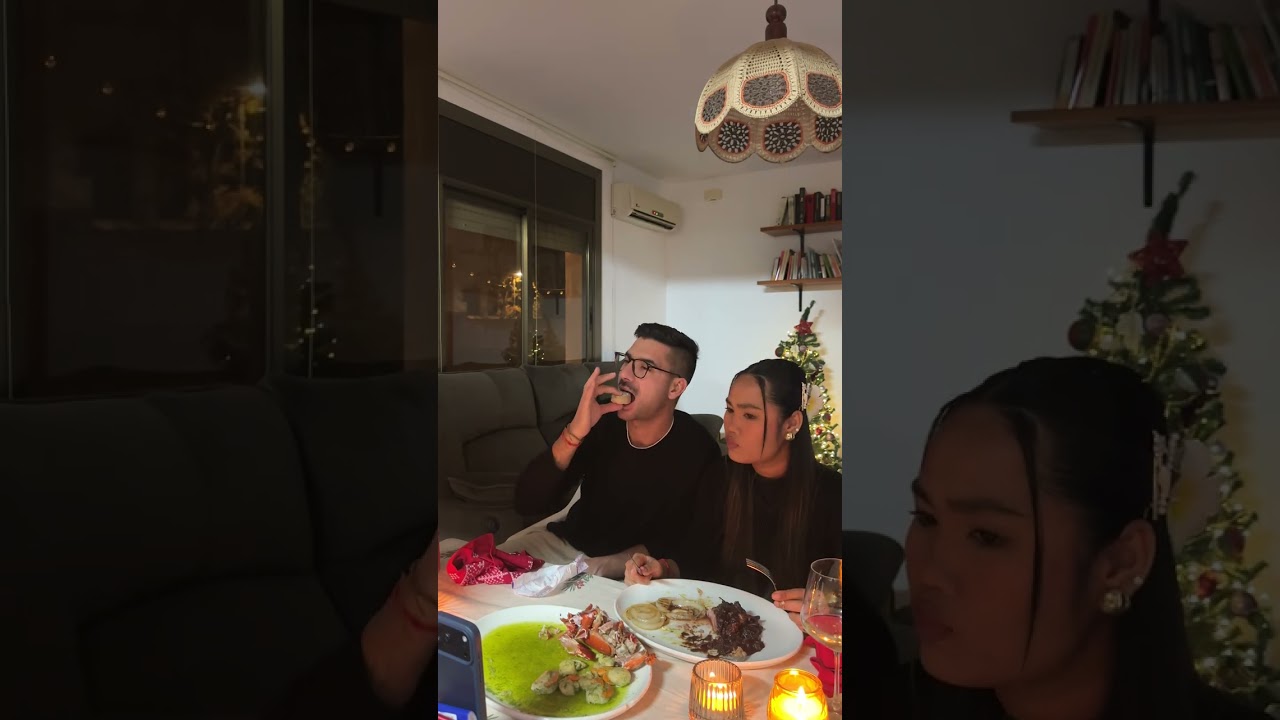 Funny conversation on Christmas dinner 