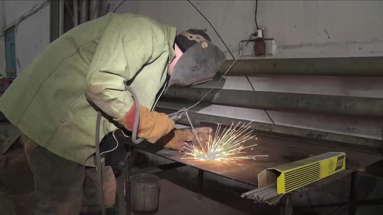 В Советском в аварийной бригаде «Тепловодоканала» работает молодой ...