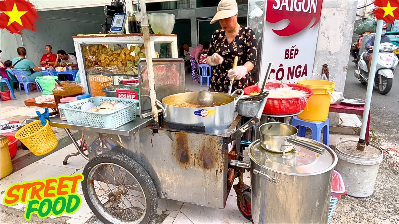 Must try! Healthy breakfast street food // Vietnamese street food!!
