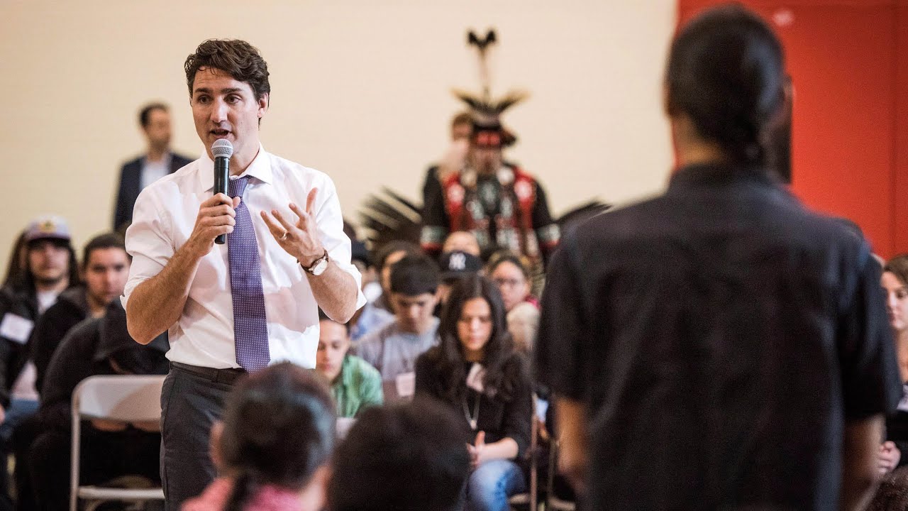 Trudeau takes questions from Indigenous high school students in Saskatoon