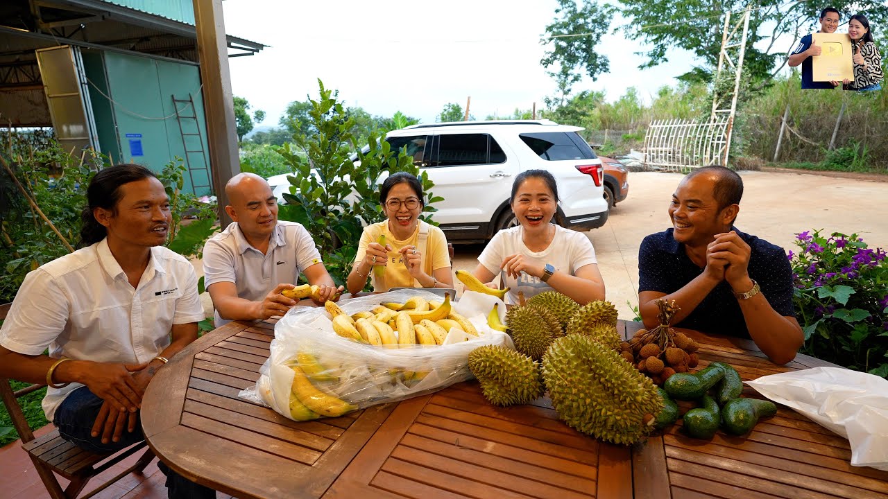 Khám phá Vườn Sầu Riêng Chanh Dây ở Gia Lai ăn Phở khô 2 tô cùng chị Quyên và A Già Làng Tây Nguyên