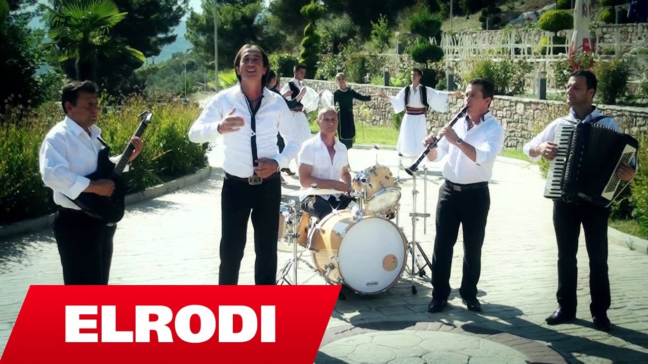 Caraoshi Kita Caraoshi - E bukura me naze (Official Video HD) - YouTube