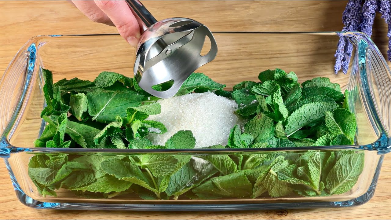 Просто взбейте мяту с сахаром! Самый простой рецепт, который когда-либо делал.