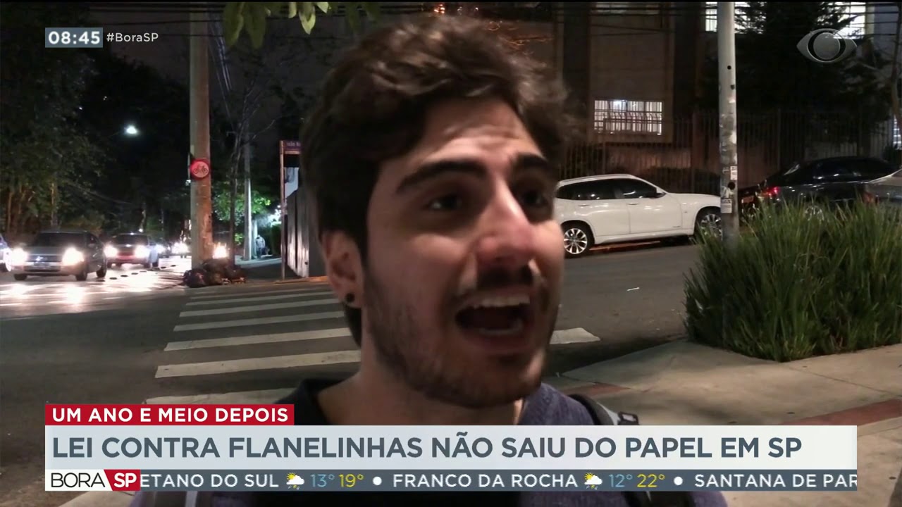 Lei contra flanelinhas não saiu do papel em SP cafe com jornal acabou