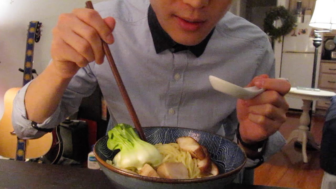 ASMR Eating Sounds: Ramen Noodles ラーメン