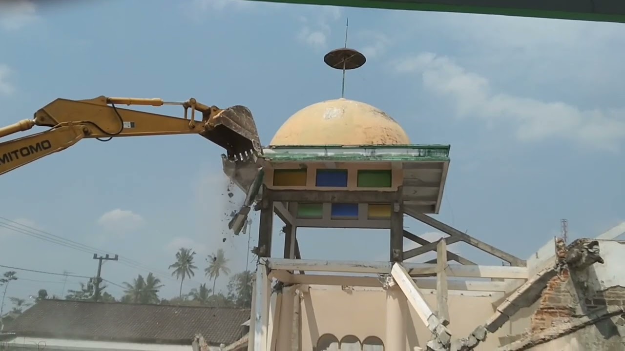 detik detik pembongkaran masjid baitul munim