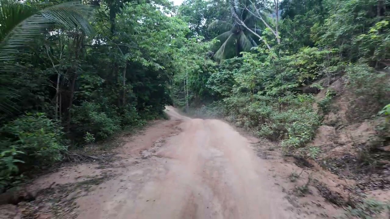 Возвращаюсь с пляжа Ботл в кузове пикапа, Панган, Таиланд