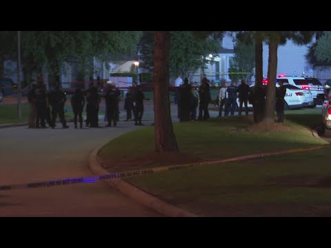 Man stabbed himself before being shot, killed by deputies in NW Harris ...