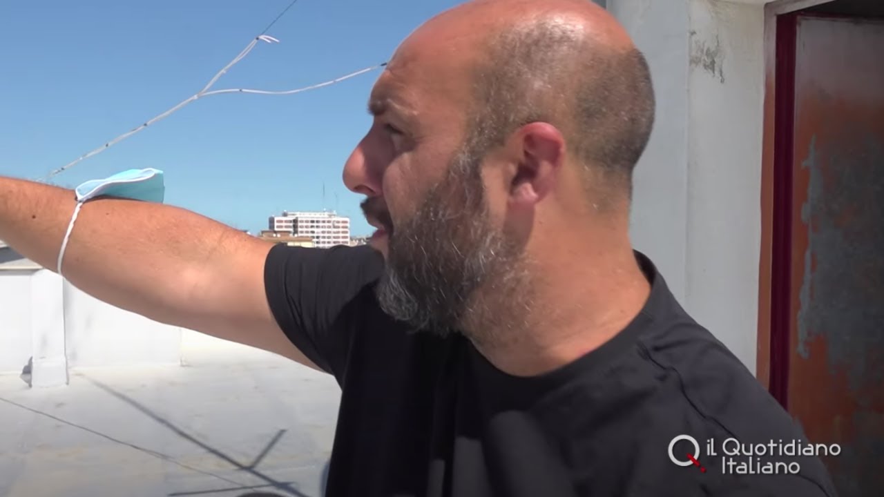 Bufera sul palazzo in demolizione. Residenti dall'avvocato: 