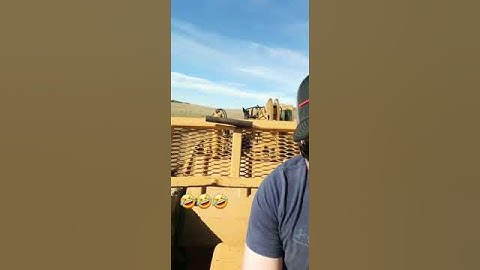 This a huge b!tch fueling up my 627 scraper 👷‼️‼️ #hugebitch #funny #shorts