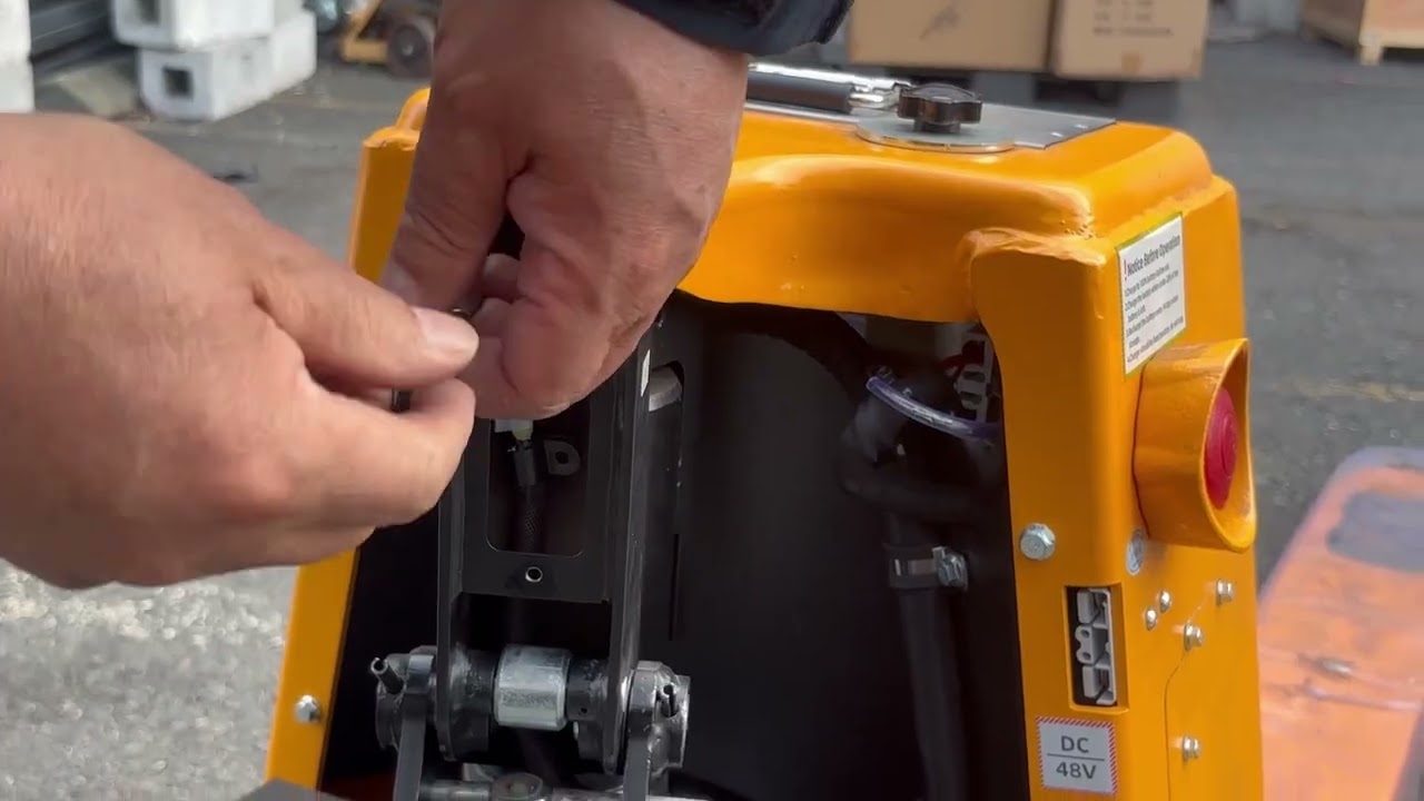 電動ハンドリフト組立方法