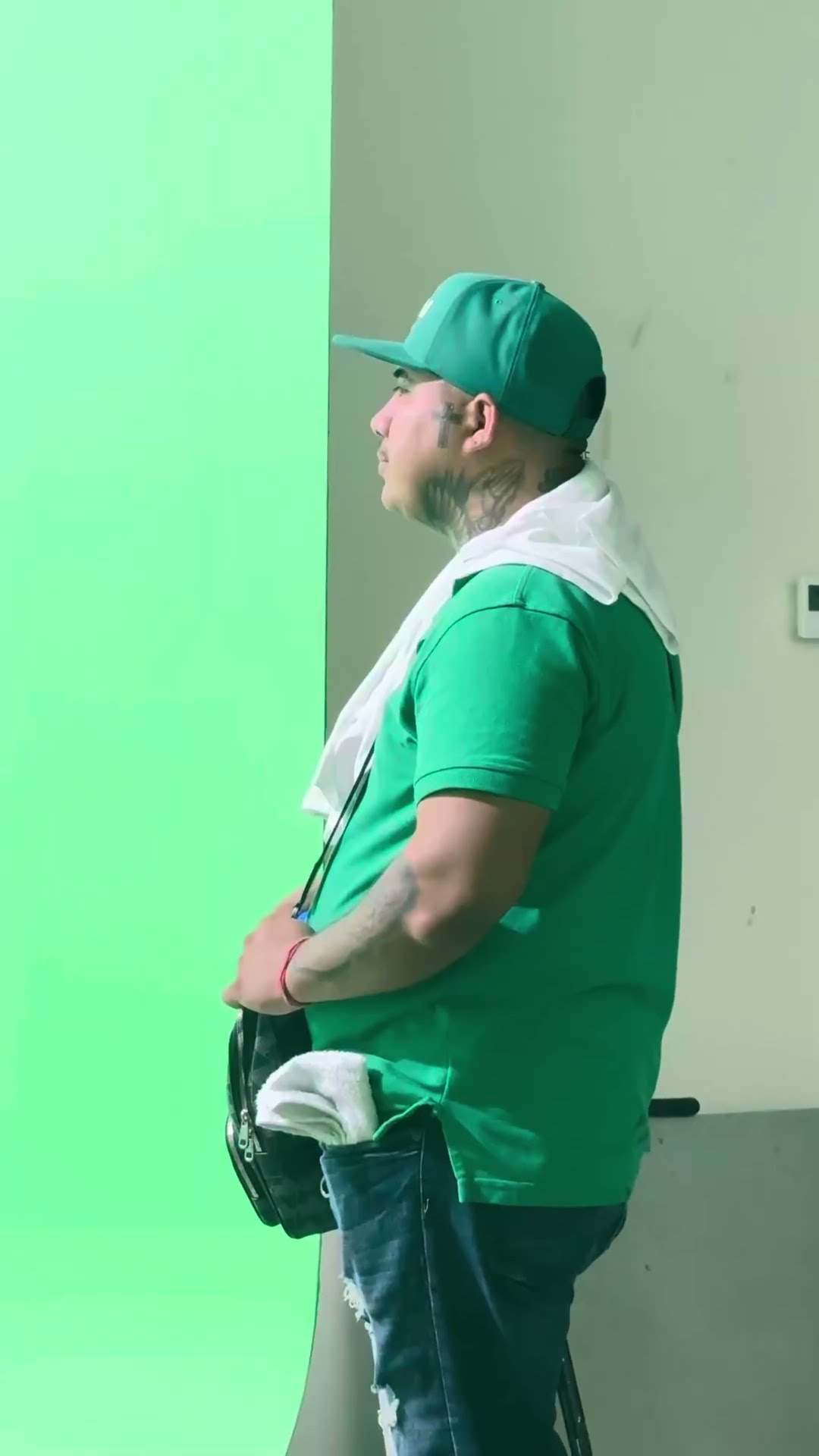detras de camaras del video oficial de El Makabelico ? Sagrado Rebaño ?