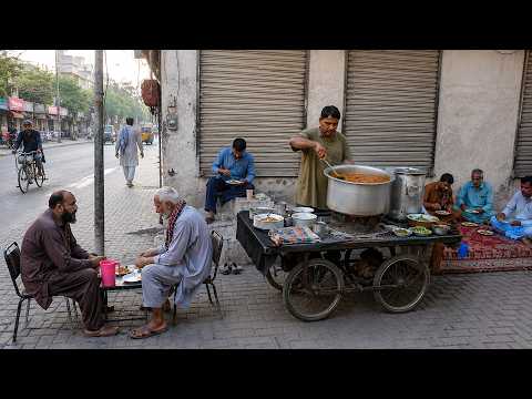 ONLY 100 RS DESI NASHTA 😍 HEARTWARMING HIGHWAY ROAD BREAKFAST | PAKISTAN STREET FOOD