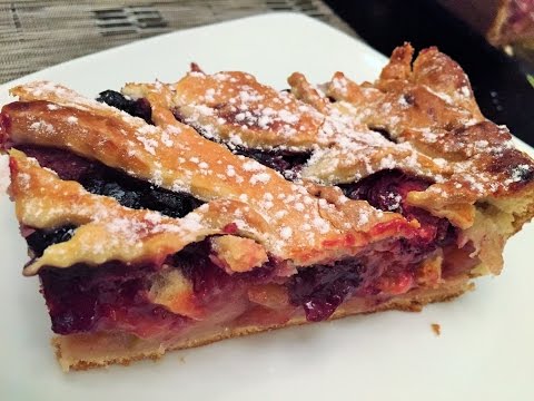Видео рецепт Бисквит с замороженными ягодами
