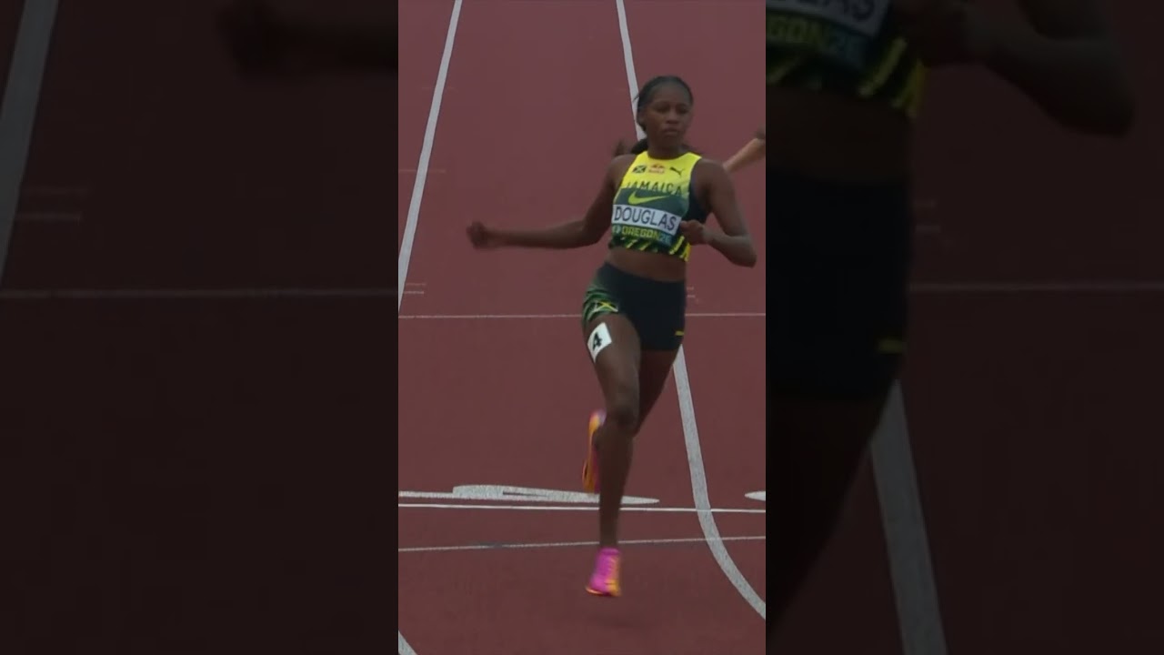 Shanoya Douglas cruises to 100m final with 11.21 semi final #WorldAthleticsU20