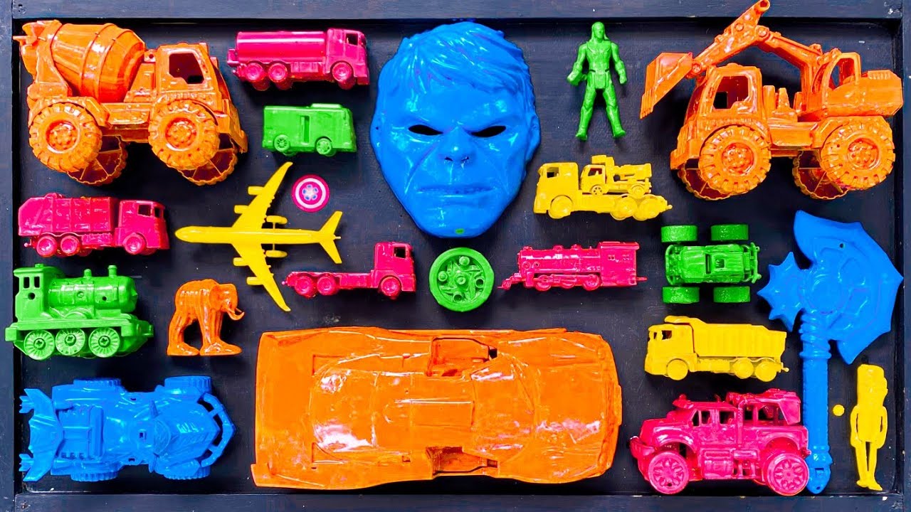 Membersihkan mainan mobil-mobilan, truk molen,mobil balap,kereta uap, topeng karakter, anomali