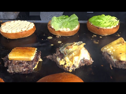 BURGER, BEEF BOURGUIGNON BURGER WITH MELTED BLUE CHEESE