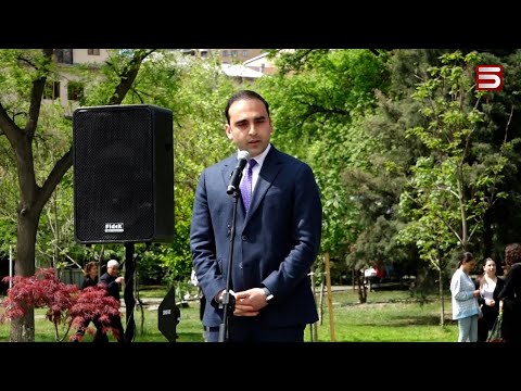 Երևանում Ավինյանին սուլում են, ազգային արժանապատվության ասպետներին՝ հավերժացնում