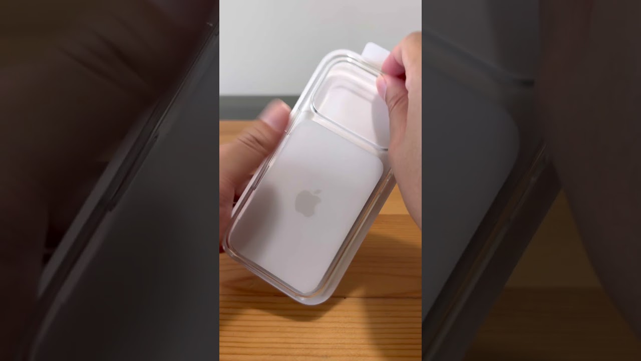 Unboxing Apple iPhone 17 Pro Clear Case with MagSafe