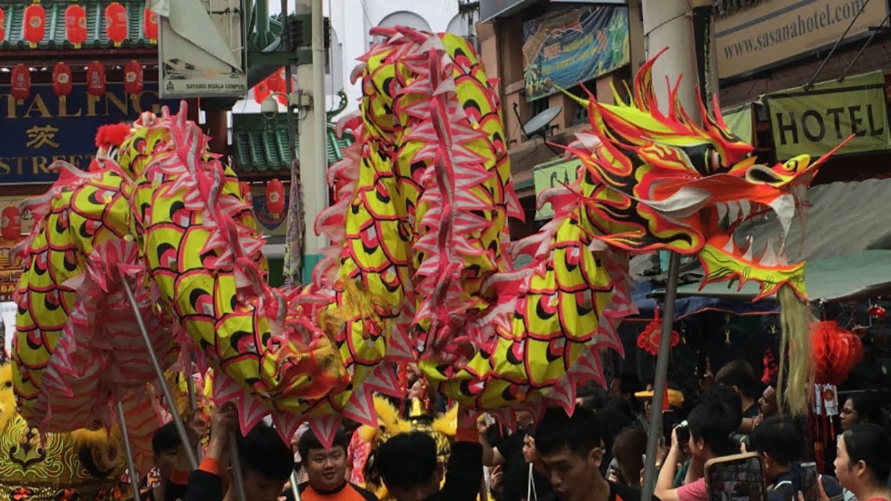 Dragon and lion dances at Fashion Valley! – Cool San Diego Sights!