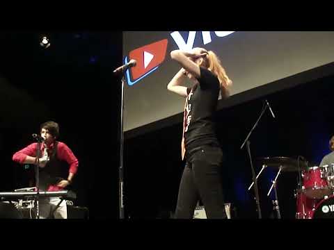 Meekakitty, Heyhihello and Luke Conard perform Live at Vidcon 2011