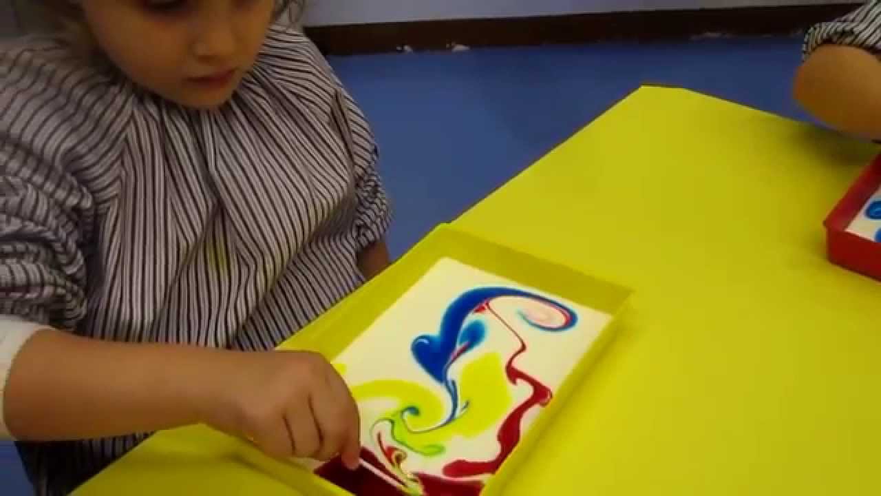 Pintem amb llet - YouTube