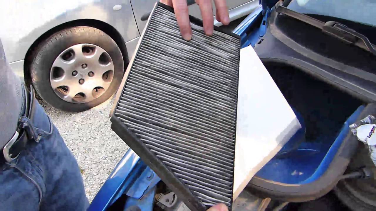 Comment remplacer le filtre d'habitacle sur Peugeot 206 - YouTube