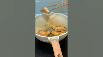 Cold Soba Noodles With Salmon Shorts 