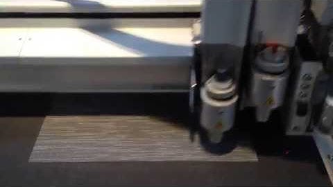 Zünd G3 cutting Bolon carpet with UCT - 03