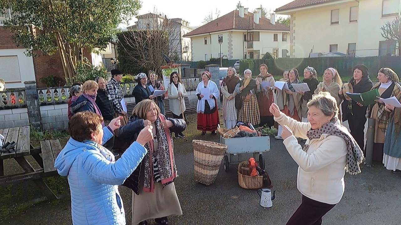 En Liendo se Cantaron Las Marzas. Por: 