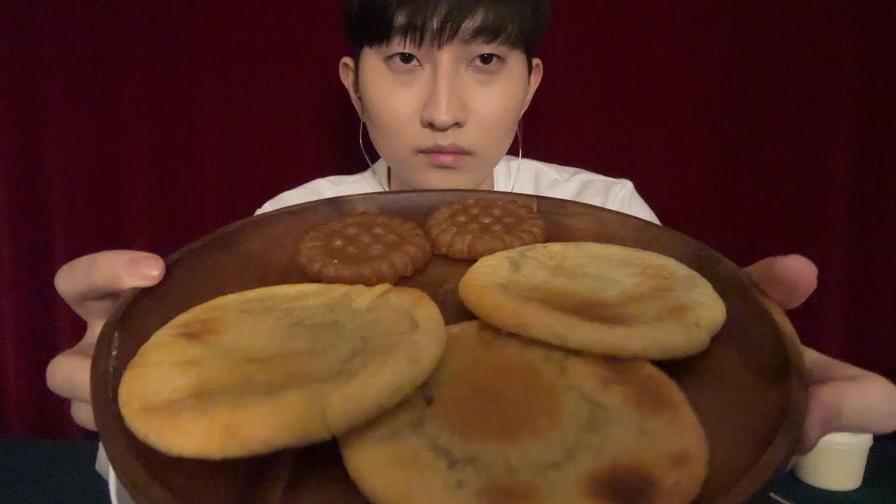 ASMR_호떡과 약과 이팅사운드 KOREAN SWEET PANCAKE & YAKGWA EATING SOUND MUKBANG NO TALKING