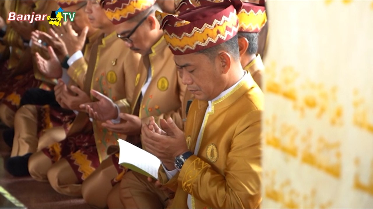 ZIARAH KE MAKAM SULTAN SURIANSYAH WARNAI HARJAD KE-500 KOTA BANJARMASIN