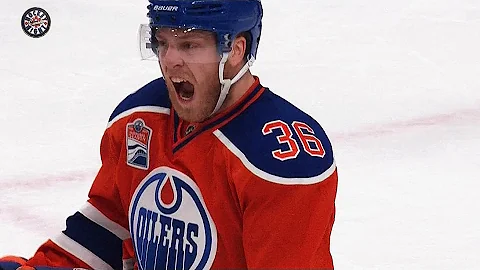 Caggiula slams it home, Oilers tie it late in Game 4