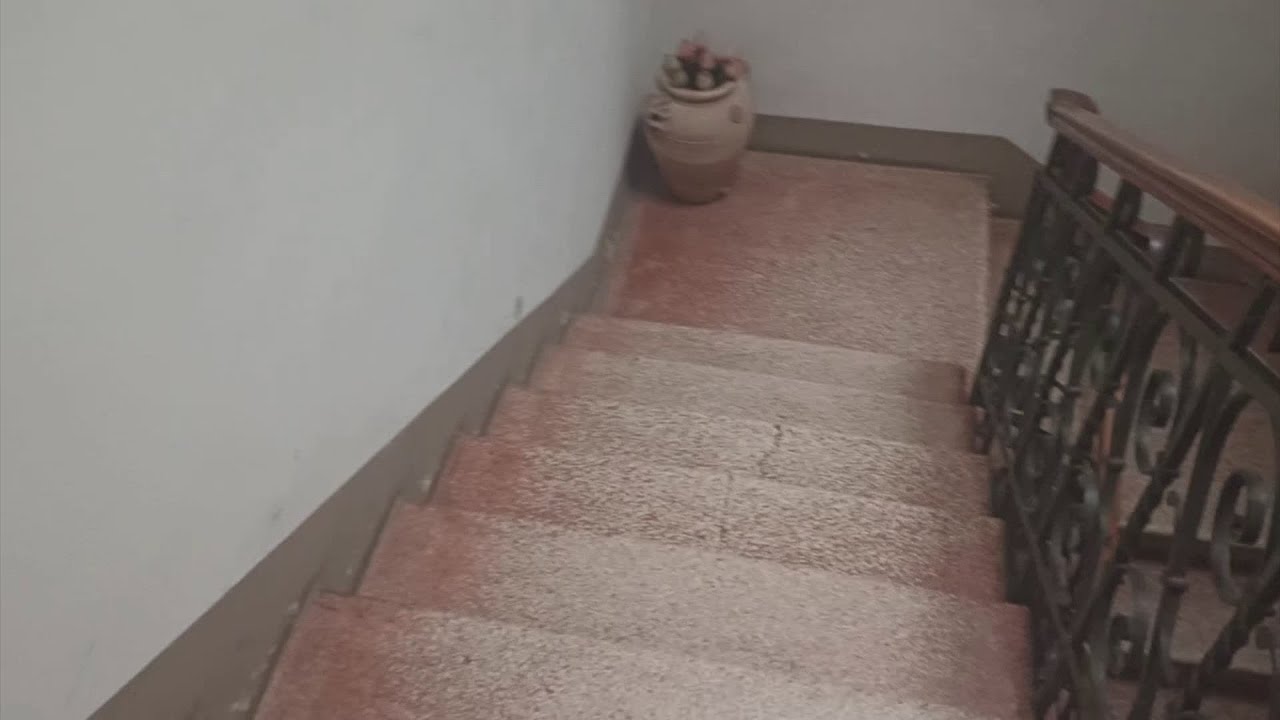 Anziana truffata e derubata in centro