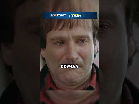 Он подрабатывает няней😅