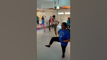 Kids practicing Bedi Dhamaal foot work! #bhangra #bhangradance #BlitzBhangraAcademy #bhangraclasses