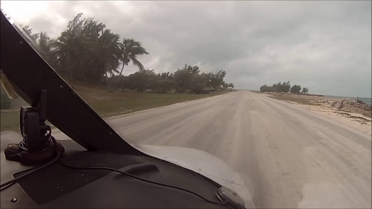 Extreme Airport, short runway. Little Whale Cay, Bahamas.Approach and crosswind landing.