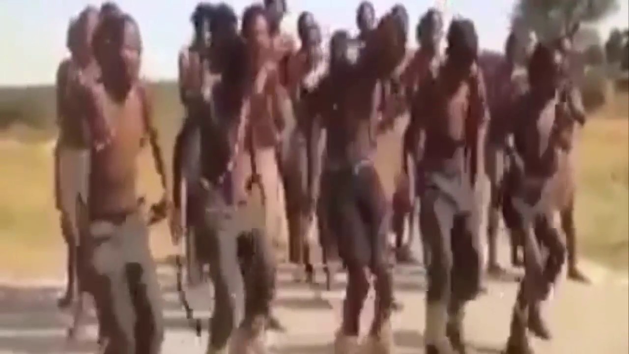 رقصة افريقية لايفوتكم ضحك في ضحك - YouTube